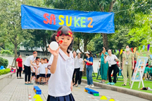 Trốn khỏi ban phụ huynh, người mẹ tuyên bố: "Chúng tôi không phải osin"