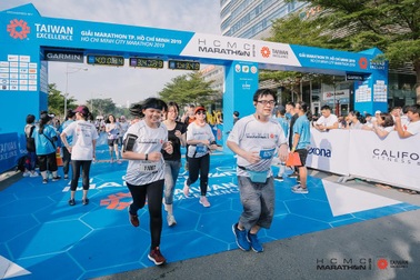Giải marathon TPHCM khai mạc đầu năm mới