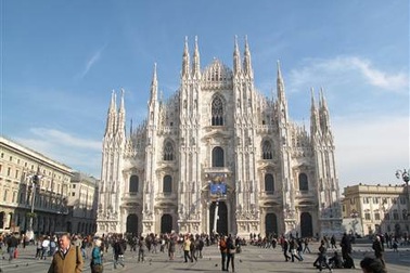 Choáng ngợp trước Nhà thờ nổi tiếng của “Kinh đô thời trang”