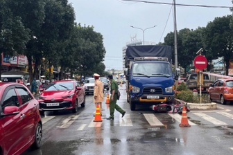 Tạm giữ tài xế xe tải tông 2 ông cháu tử vong