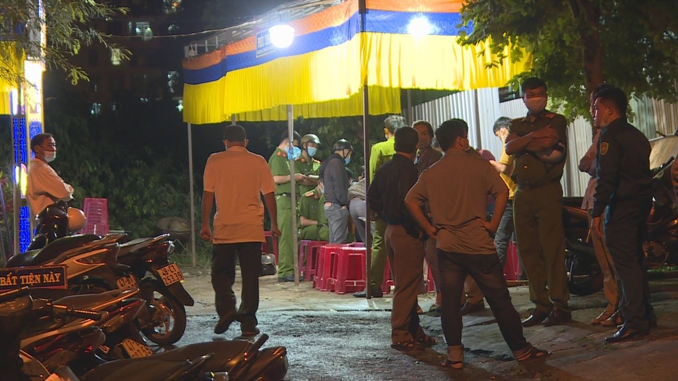 Hàng xóm vượt rào vào nhà chém chết cụ ông 74 tuổi - 1 Hàng xóm vượt rào vào nhà chém chết cụ ông 74 tuổi - 1