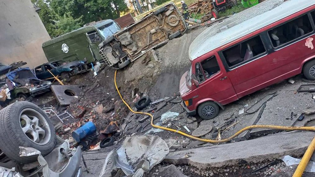 Nổ lớn rung chuyển Kherson, Ukraine kêu gọi người dân di tản khẩn cấp - 2 Nổ lớn rung chuyển Kherson, Ukraine kêu gọi người dân di tản khẩn cấp - 2