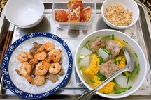 Chị em "phát sốt" trước mâm cơm ở cữ của anh chồng 9x nấu cho vợ