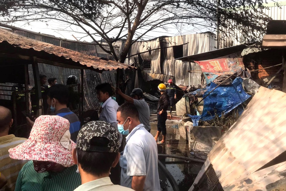 Ẩn họa cháy nổ trong khu nhà trọ công nhân ở Bình Dương - 1 Ẩn họa cháy nổ trong khu nhà trọ công nhân ở Bình Dương - 1