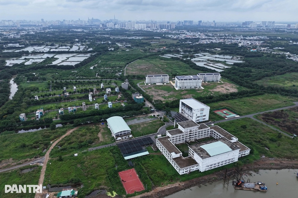 TPHCM mở lại tuyến buýt 86 kết nối 3 trường đại học - 2 TPHCM mở lại tuyến buýt 86 kết nối 3 trường đại học - 2