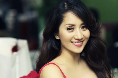 Khánh Thi: Hạnh phúc khi được làm mẹ