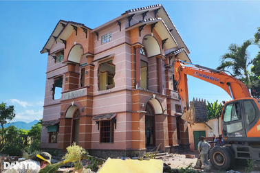 Dân tự nguyện dỡ biệt thự nhường đất cho cao tốc dù chưa nhận tiền đền bù