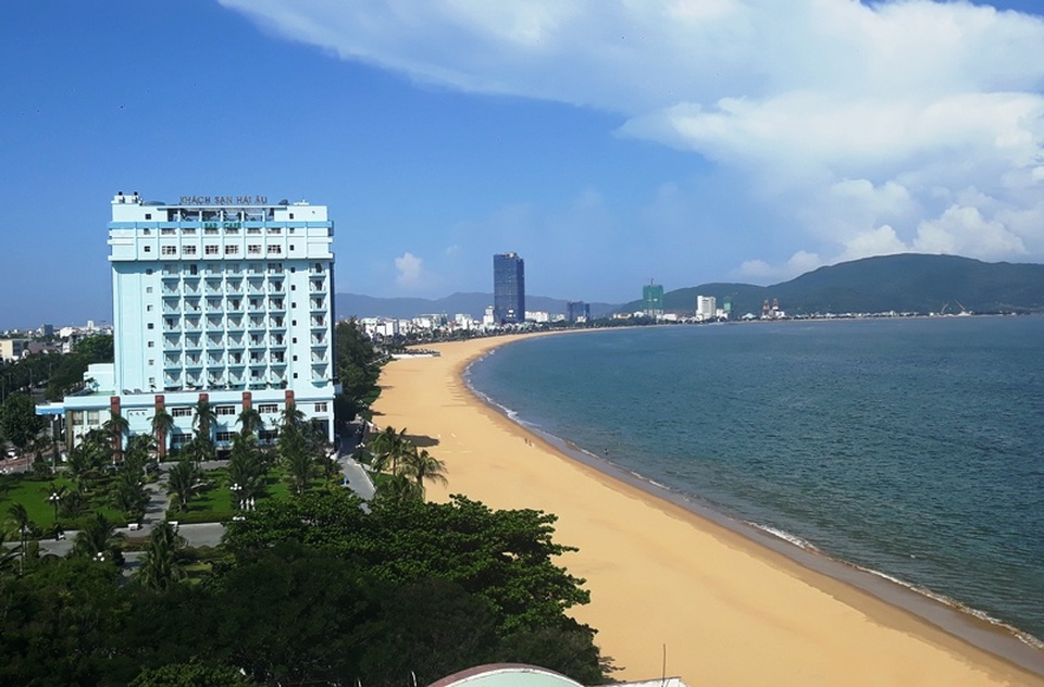 Tạm dừng cấp phép xây dựng căn hộ, biệt thự du lịch vì vướng pháp lý - 1 Tạm dừng cấp phép xây dựng căn hộ, biệt thự du lịch vì vướng pháp lý - 1