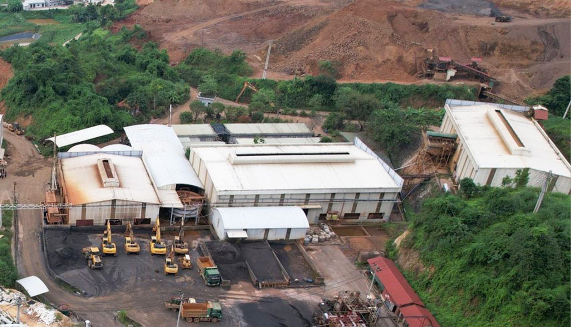Toàn cảnh mỏ đất hiếm ở Yên Bái khiến Chủ tịch Công ty Thái Dương bị bắt - 4 Toàn cảnh mỏ đất hiếm ở Yên Bái khiến Chủ tịch Công ty Thái Dương bị bắt - 4