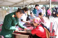 Học tập và làm theo Bác bằng những việc làm thiết thực