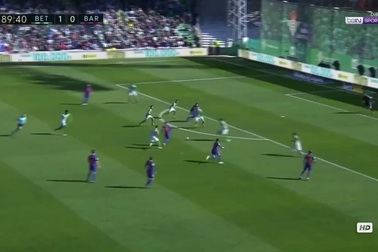 Luis Suarez gỡ hòa 1-1 cho Barcelona trước Betis