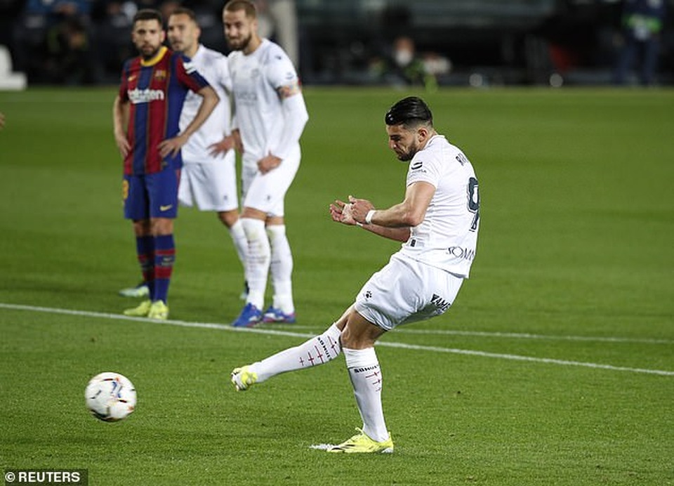 Messi lập cú đúp, Barcelona bám đuổi quyết liệt Atletico - 3 Messi lập cú đúp, Barcelona bám đuổi quyết liệt Atletico - 3