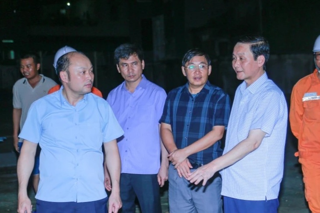 Thanh Hóa lũ ngập quá đầu người, hệ thống đê gặp nhiều sự cố - 2 Thanh Hóa lũ ngập quá đầu người, hệ thống đê gặp nhiều sự cố - 2