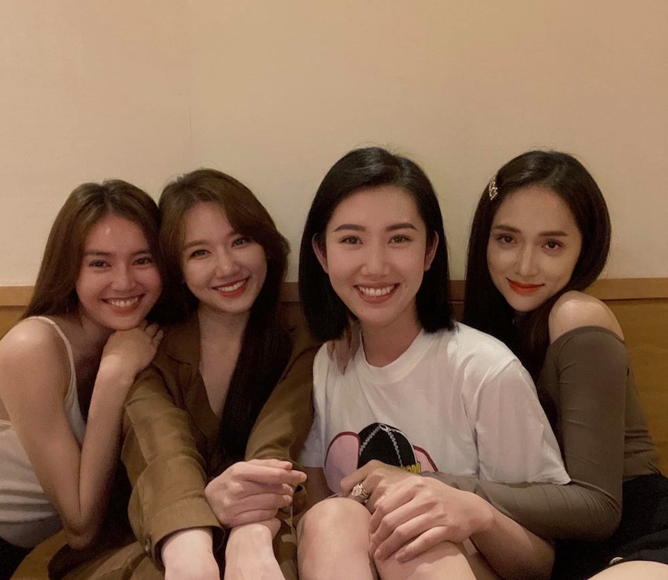 Mai Phương Thúy xưng “vợ chồng” với Noo Phước Thịnh, chơi ma sói xuyên đêm - 5 Mai Phương Thúy xưng “vợ chồng” với Noo Phước Thịnh, chơi ma sói xuyên đêm - 5