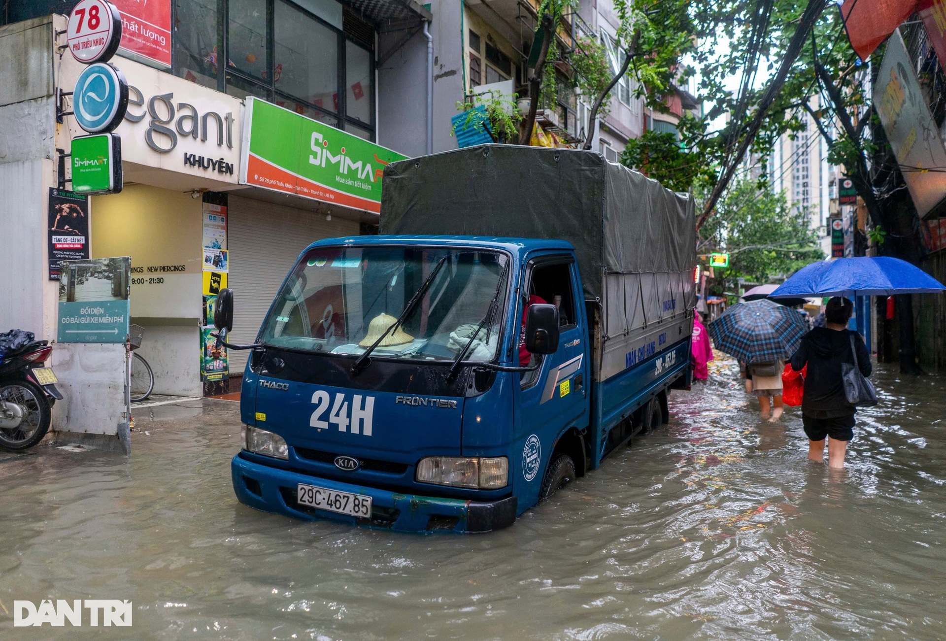 Hà Nội: Nước sông Hồng dâng nhanh, nhiều nơi tứ bề ngập nước - 20