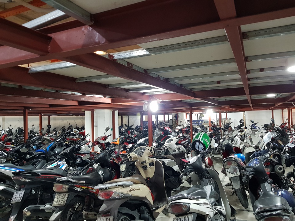 Vụ cư dân chung cư cao cấp bức xúc: Chủ đầu tư xây bãi đỗ xe không phép - 3 Vụ cư dân chung cư cao cấp bức xúc: Chủ đầu tư xây bãi đỗ xe không phép - 3