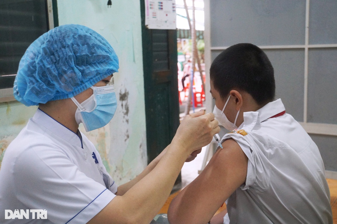 Trẻ 5-11 tuổi mới tiêm vaccine khác có được tiêm phòng Covid-19 ngay? - 2 Trẻ 5-11 tuổi mới tiêm vaccine khác có được tiêm phòng Covid-19 ngay? - 2