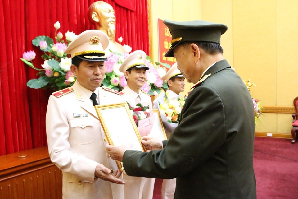 Giám đốc Công an thành phố được thăng cấp bậc hàm từ Đại tá lên Thiếu tướng - 1 Giám đốc Công an thành phố được thăng cấp bậc hàm từ Đại tá lên Thiếu tướng - 1