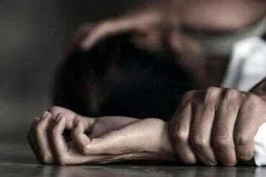 Khởi tố người cha hiếp dâm 2 con gái ở TPHCM