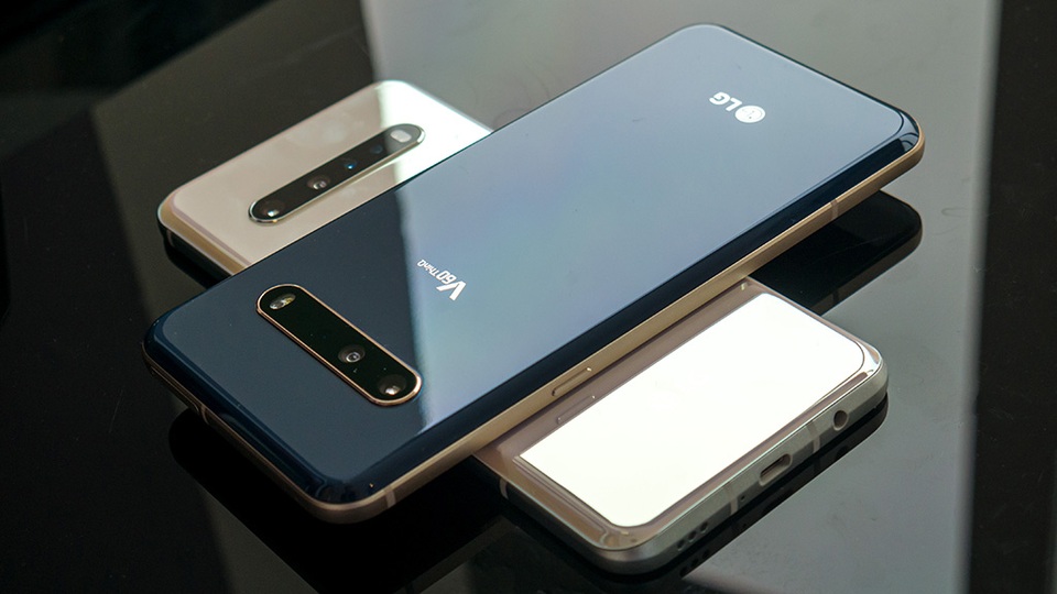 LG ra mắt smartphone 5G, có thể quay video 8K, gập mở như Galaxy Fold - 1 LG ra mắt smartphone 5G, có thể quay video 8K, gập mở như Galaxy Fold - 1