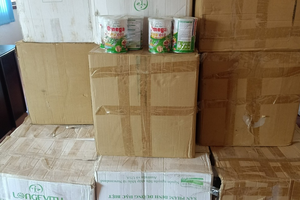 Hơn 5.300 hộp sữa giả, kém chất lượng được lừa bán cho người cao tuổi - 1 Hơn 5.300 hộp sữa giả, kém chất lượng được lừa bán cho người cao tuổi - 1