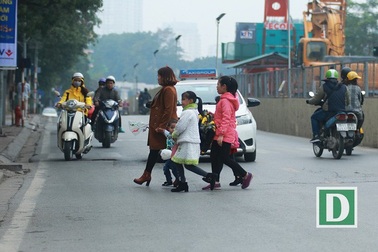 Đi bộ sai luật có thể bị phạt tù: Người đi bộ ngỡ ngàng!