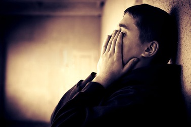 Chàng trai chia tay bạn gái 5 năm để lấy vợ giàu