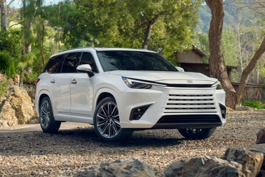 Crossover cỡ lớn Lexus TX trình làng, có trang bị động cơ hybrid cắm sạc