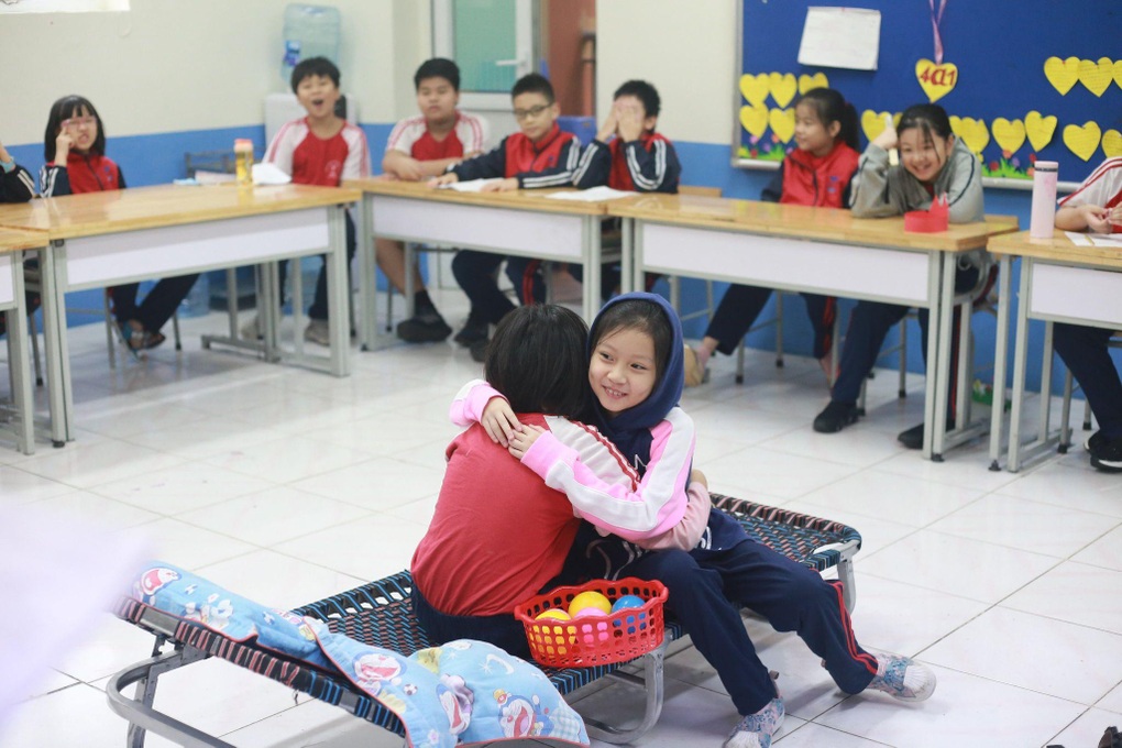Công nghệ giáo dục giúp phát triển tư duy ngôn ngữ cho trẻ tại CGD School - 6 Công nghệ giáo dục giúp phát triển tư duy ngôn ngữ cho trẻ tại CGD School - 6