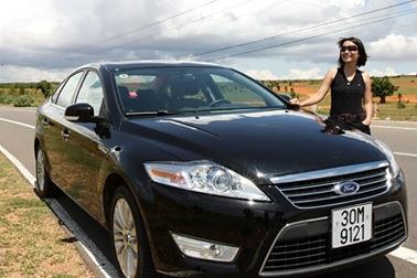 Nhộn nhịp đón Tết hay "né" thuế, phí mới?