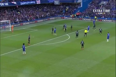 Tuyệt phẩm của Traore vào lưới Stoke