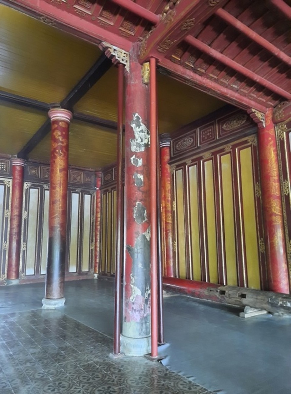 Ngắm ngôi điện đặt ngai vàng vua Nguyễn trước khi trùng tu - 11 Ngắm ngôi điện đặt ngai vàng vua Nguyễn trước khi trùng tu - 11