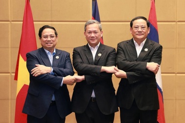 Thủ tướng Phạm Minh Chính ăn sáng làm việc với Thủ tướng Campuchia và Lào