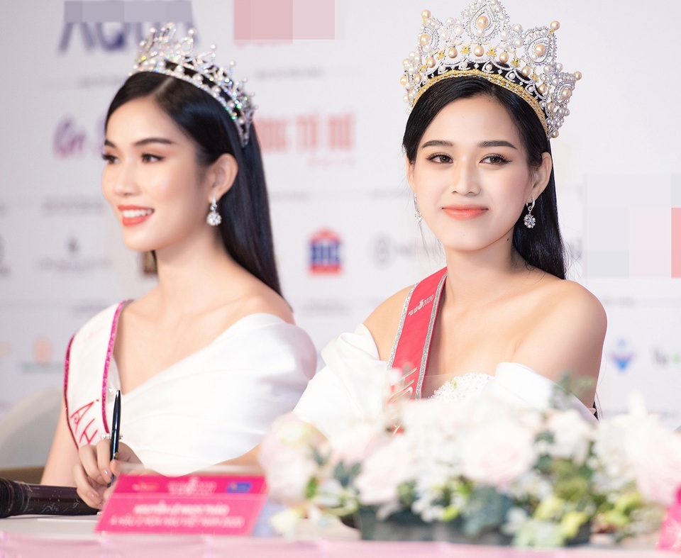 Đỗ Thị Hà nói gì về dòng trạng thái “Cuộc đời tôi là một câu chuyện buồn”? - 3 Đỗ Thị Hà nói gì về dòng trạng thái “Cuộc đời tôi là một câu chuyện buồn”? - 3