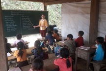 "Trường của chúng em sập mất rồi !"