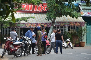 Tá hỏa phát hiện thi thể người treo trên cây lúc rạng sáng