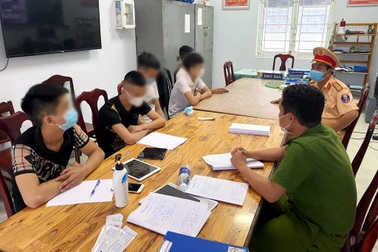 7 nam nữ thanh niên từ Đà Nẵng vào Hội An dự "tiệc" ma túy