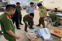 Phát hiện 1 tấn thịt gà hết hạn sử dụng chuẩn bị đưa ra quán cơm