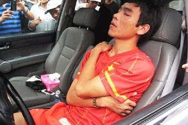 Chủ tịch SL Nghệ An xin lỗi sau nghi án “phê thuốc” của Huy Hoàng