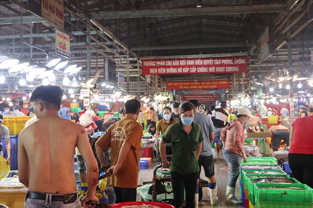 Phận nữ cửu vạn ở chợ đêm Bình Điền - 4 Phận nữ cửu vạn ở chợ đêm Bình Điền - 4