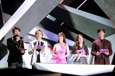 Sự kiện tại Mỹ Đình không phiên dịch tiếng Việt: MC buồn bã, BTC “thấy bị sỉ nhục”