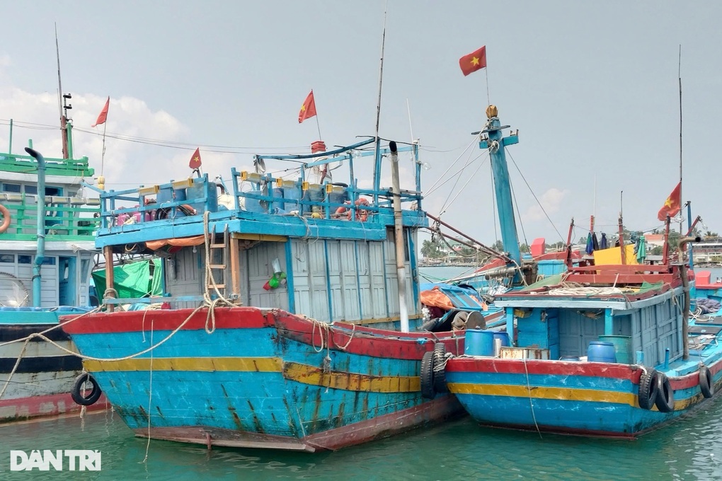 Miền Trung lên dây cót ứng phó bão Yinxing - 2 Miền Trung lên dây cót ứng phó bão Yinxing - 2