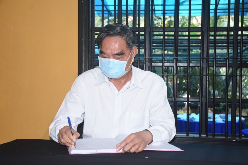 Người dân viếng nguyên Phó Thủ tướng Trương Vĩnh Trọng tại quê nhà - 3 Người dân viếng nguyên Phó Thủ tướng Trương Vĩnh Trọng tại quê nhà - 3