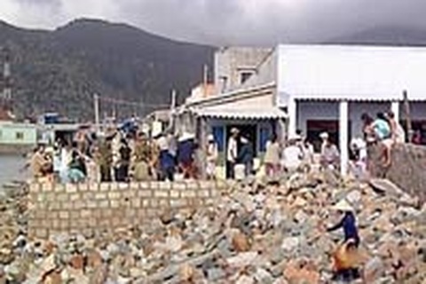 Số người chết và mất tích do bão Durian lên tới 57 người