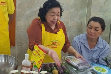 Cô giáo U80 dạy làm bánh miễn phí, lan tỏa tinh thần giảm nghèo bền vững