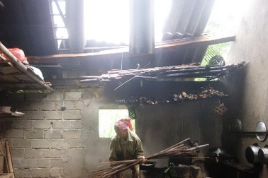 3 người thiệt mạng, lốc xoáy tốc mái, mưa ngập hàng trăm nhà dân