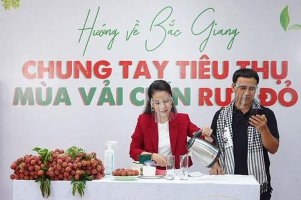 Nghệ sĩ không ngồi yên trong mùa dịch - 7 Nghệ sĩ không ngồi yên trong mùa dịch - 7