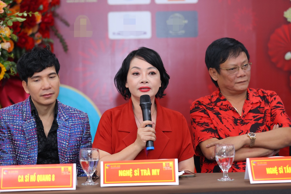 Vượng Râu đưa chuyện thi hoa hậu, diễn bikini lên sân khấu hài Tết 2023 - 2 Vượng Râu đưa chuyện thi hoa hậu, diễn bikini lên sân khấu hài Tết 2023 - 2