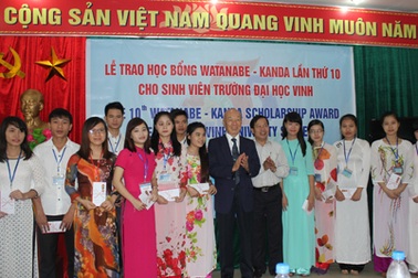 15 học sinh nghèo vượt khó được nhận học bổng Watanabe - Kanda