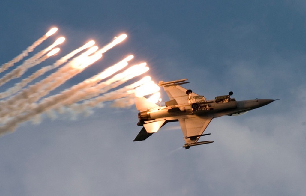 Tướng Nga lên tiếng vụ tiêm kích F-16 Ukraine bị bắn hạ - 1 Tướng Nga lên tiếng vụ tiêm kích F-16 Ukraine bị bắn hạ - 1